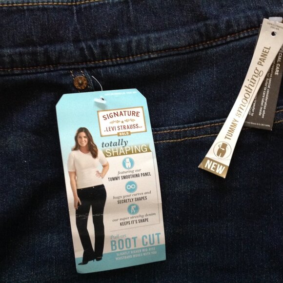 Levi Strauss Signature Gold Women's Totally Shaping Bootcut Jeans Size 22W - Picture 6 of 7